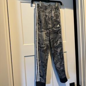 Kids Adidas grey joggers M 10/12